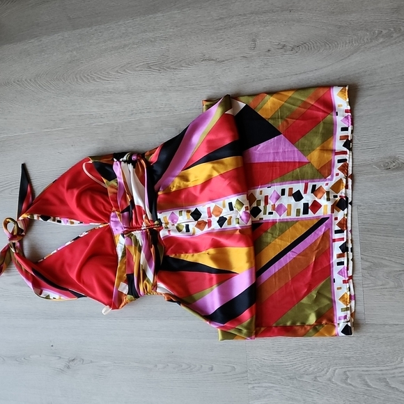 Halter top multi colored dhort dress. Medium - Picture 2 of 4